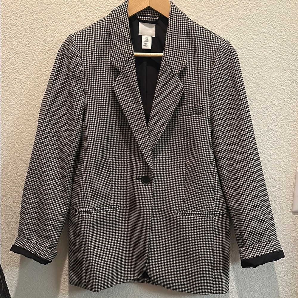 Chic Houndstooth Blazer